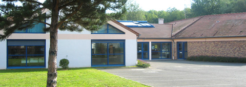 Entrée de la médiathèque départementale de La Ferté-Alais Entrée de la médiathèque départementale de La Ferté-Alais
