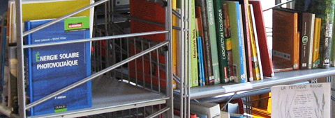 Vue de la bibliothèque d'ouvrages disponibles à la matériauthèque Vue de la bibliothèque d'ouvrages disponibles à la matériauthèque