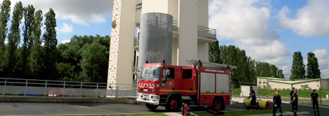 Vue de la tour de manoeuvre de l'Ecole départementale d'incendie et de secours de l'Essonne Vue de la tour de manoeuvre de l'Ecole départementale d'incendie et de secours de l'Essonne