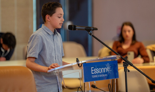 Samuel, en 5e au collège Michel Vignaud, a remporté le concours d’éloquence du prix Ilan Halimi. 