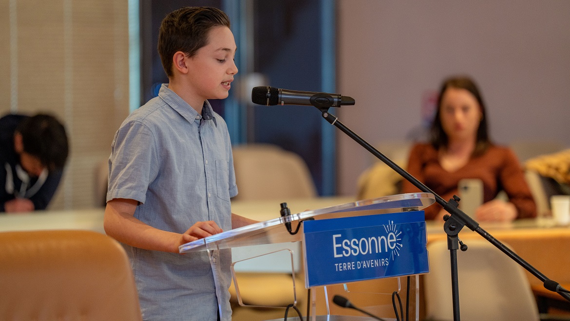 Samuel, en 5e au collège Michel Vignaud, a remporté le concours d’éloquence du prix Ilan Halimi. 