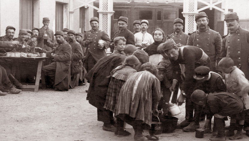 Le repas des soldats cantonnés à Corbeil. - Arch. dép. Essonne, collection privée