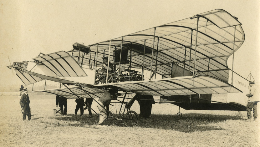Les premiers essais d'aéroplanes sur l'aérodrome de Port-Aviation à Viry-Chatillon (juin 1909) Les premiers essais d'aéroplanes sur l'aérodrome de Port-Aviation à Viry-Chatillon (juin 1909)