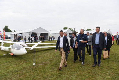 MEETING_AERIEN_la__92_.jpg