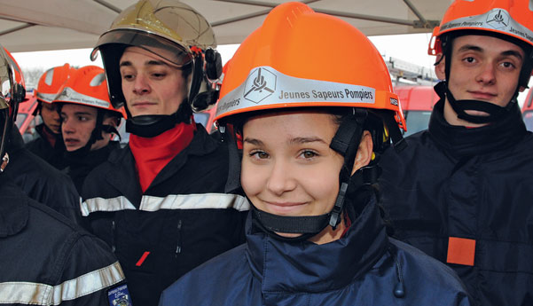 Des casques ont été symboliquement remis aux 550 jeunes sapeurs-pompiers du département